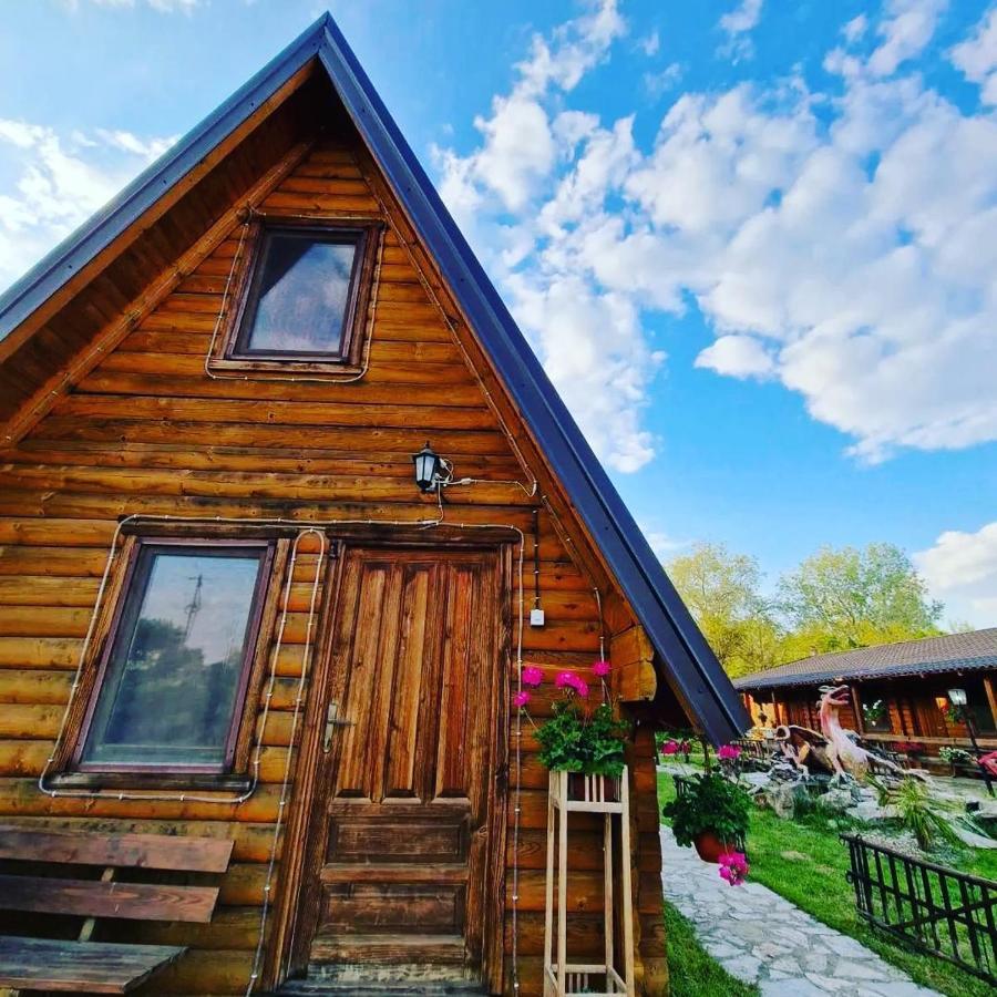 Lolini Bungalovi ノヴィ・サド エクステリア 写真